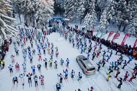 Aleš Háma a další hvězdy se chystají na start běžkařského závodu Intersport Jizerská 25