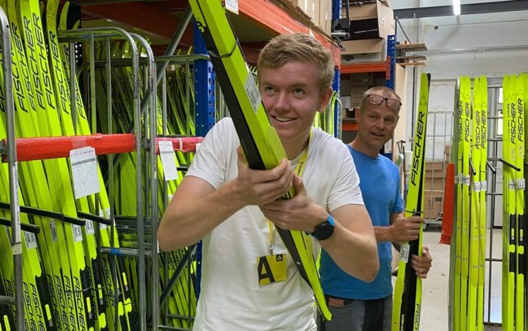 Servis lyží – 21letý mladík se stará o profesionály