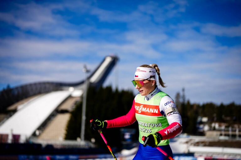 Sobotní biatlonový program: stíhací závody mužů a žen
