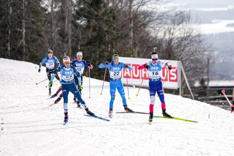 Fotofiniš o zlato ve stíhacím závodě biatlonistů. Češi si pohoršili