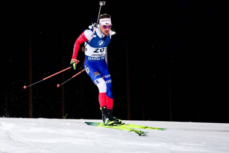 Vytrvalostní závod vyhrál Eric Perrot, Čechům se nedařila střelba